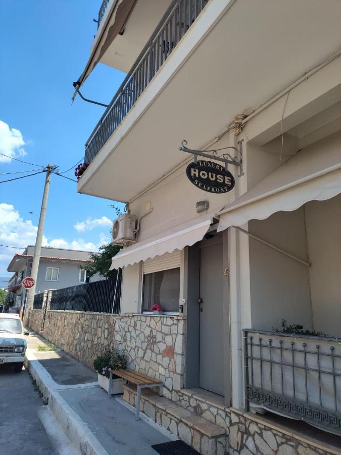 Apartamento Luxury Seafront House Nearby Delphi Kirra Exterior foto