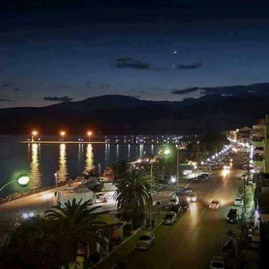 Apartamento Luxury Seafront House Nearby Delphi Kirra Exterior foto